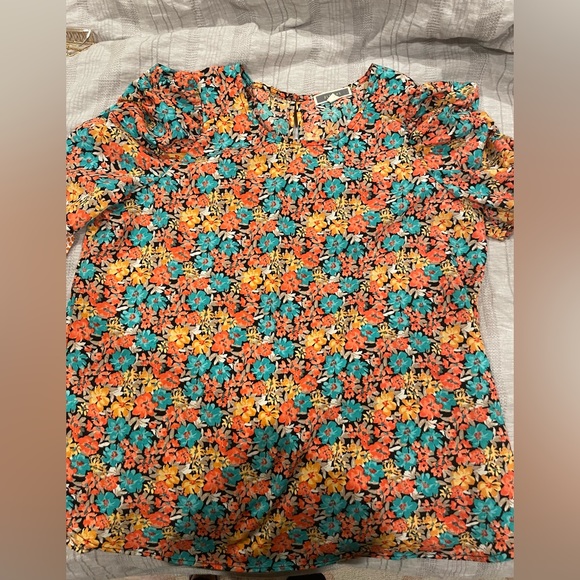 Pleione floral short sleeve flowy top printed medium M nwot is blouse dress - Picture 2 of 3